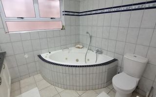 5 Bedroom House For Sale in Ocean View