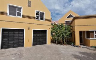5 Bedroom House For Sale in Ocean View