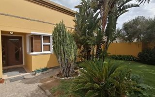 5 Bedroom House For Sale in Ocean View