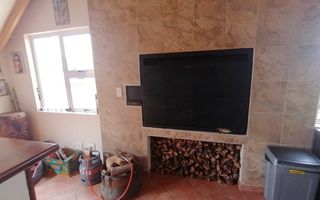 5 Bedroom House For Sale in Ocean View