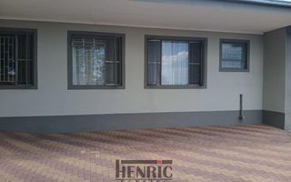 5 Bedroom House For Sale in Klein Windhoek