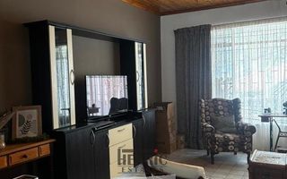 5 Bedroom House For Sale in Klein Windhoek