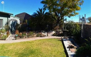 3 Bedroom House For Sale in Keetmanshoop