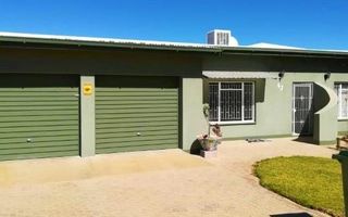 3 Bedroom House For Sale in Keetmanshoop