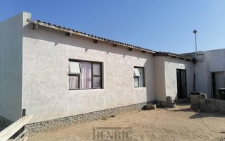 3 Bedroom House For Sale in Matatura