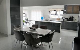 3 Bedroom House For Sale in Mile 4, Swakopmund