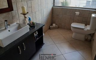 6 Bedroom House For Sale in Swakopmund Ext 9