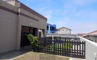 6 Bedroom House For Sale in Swakopmund Ext 9