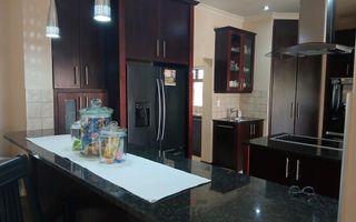 6 Bedroom House For Sale in Swakopmund Ext 9