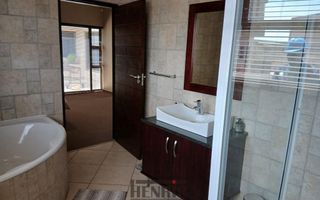 6 Bedroom House For Sale in Swakopmund Ext 9