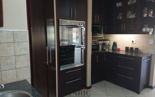 6 Bedroom House For Sale in Swakopmund Ext 9