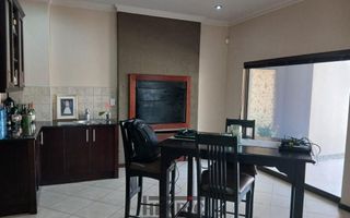 6 Bedroom House For Sale in Swakopmund Ext 9