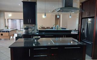 6 Bedroom House For Sale in Swakopmund Ext 9