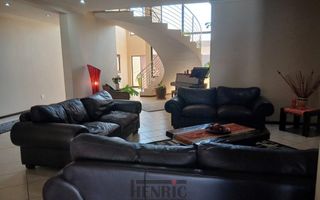 6 Bedroom House For Sale in Swakopmund Ext 9