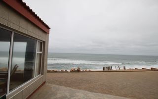 3 Bedroom House For Sale in Henties Bay Central
