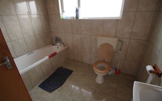 3 Bedroom House For Sale in Henties Bay Central