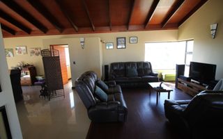 5 Bedroom House For Sale in Vogelstrand
