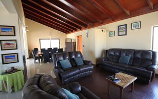 5 Bedroom House For Sale in Vogelstrand