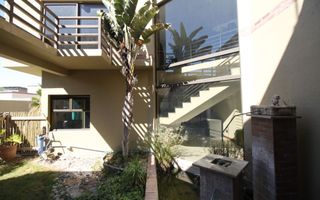 5 Bedroom House For Sale in Vogelstrand