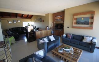 5 Bedroom House For Sale in Vogelstrand