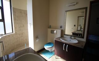 5 Bedroom House For Sale in Vogelstrand