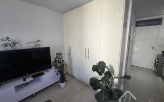 1 Bedroom Apartment/Penthouse For Sale in Windhoek Central,...