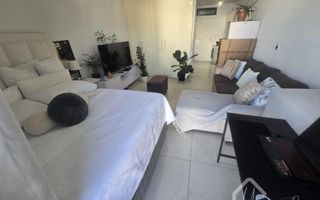 1 Bedroom Apartment/Penthouse For Sale in Windhoek Central,...