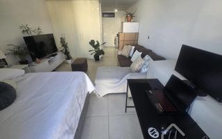 1 Bedroom Apartment/Penthouse For Sale in Windhoek Central,...