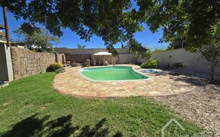 4 Bedroom House For Sale in Pioniers Park