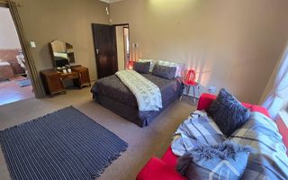 4 Bedroom House For Sale in Henties Bay Central, Henties Bay