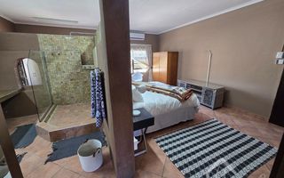 4 Bedroom House For Sale in Henties Bay Central, Henties Bay
