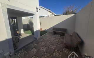 3 Bedroom House For Sale in Finkenstein