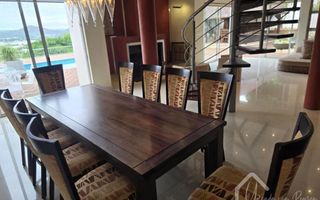 3 Bedroom House To Rent in Luxury Hill