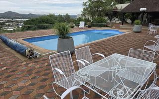 3 Bedroom House To Rent in Luxury Hill