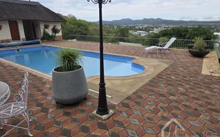 3 Bedroom House To Rent in Luxury Hill