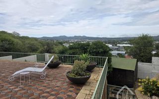 3 Bedroom House To Rent in Luxury Hill