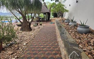 3 Bedroom House To Rent in Luxury Hill