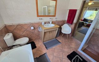 4 Bedroom House To Rent in Henties Bay Central, Henties Bay