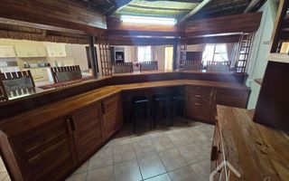 4 Bedroom House To Rent in Henties Bay Central, Henties Bay