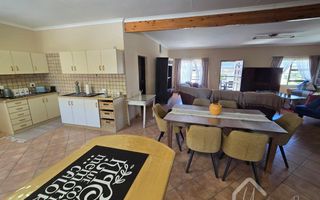 4 Bedroom House To Rent in Henties Bay Central, Henties Bay