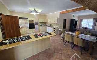 4 Bedroom House To Rent in Henties Bay Central, Henties Bay