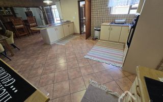 4 Bedroom House To Rent in Henties Bay Central, Henties Bay