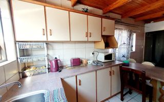 3 Bedroom House For Sale in Henties Bay Central