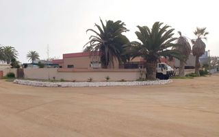 3 Bedroom House For Sale in Henties Bay Central