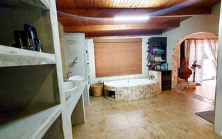 3 Bedroom House For Sale in Henties Bay Central