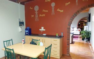 3 Bedroom House For Sale in Henties Bay Central