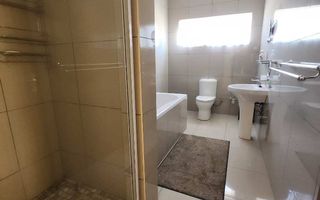 5 Bedroom House For Sale in Henties Bay Central