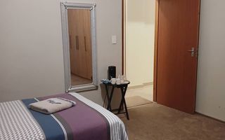 5 Bedroom House For Sale in Henties Bay Central