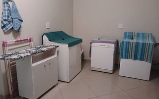 5 Bedroom House For Sale in Henties Bay Central