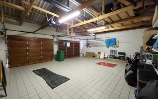 5 Bedroom House For Sale in Henties Bay Central